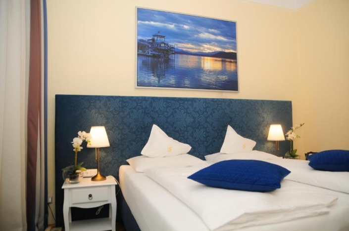 Doppelzimmer Premium blau Wörther See